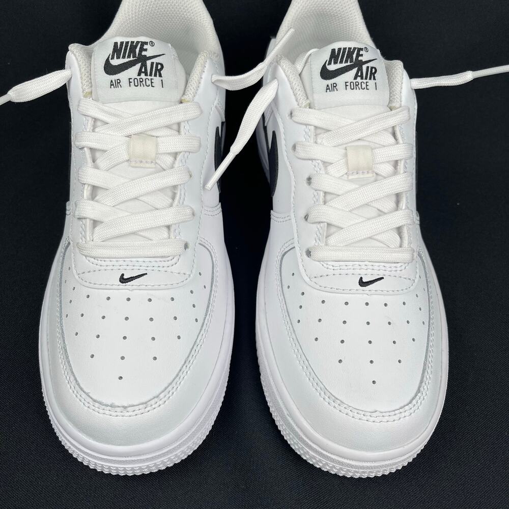 Nike Women White Black Air Force 1 Low GS Sneakers Size 6.5 New - Picture 2 of 11